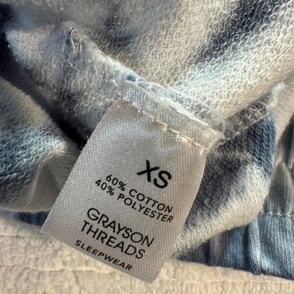 🌈 Trendy Grayson Threads Girls Tie-Dyed Shorts | XS | Cozy Sleepwear - Picture 8 of 9
